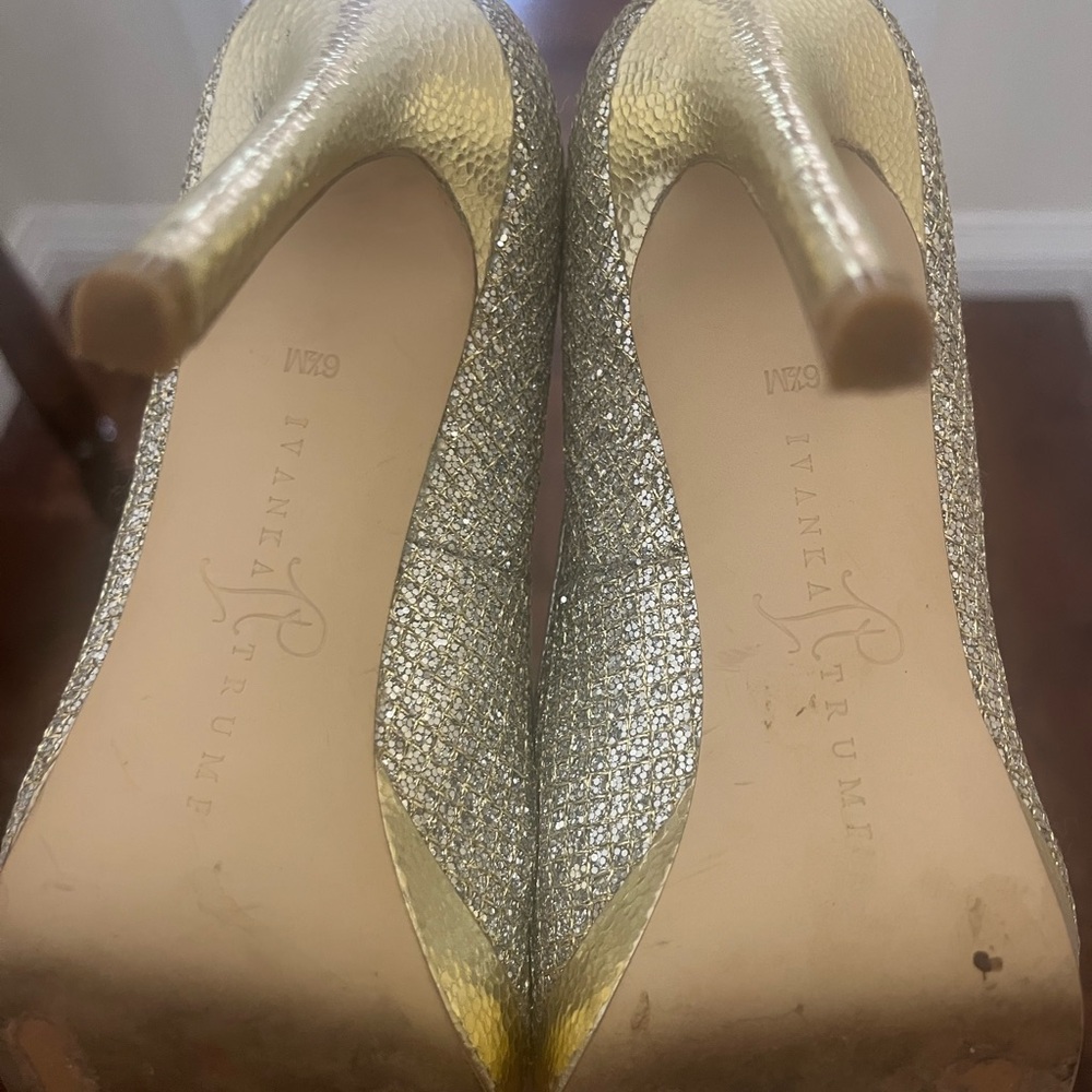 Ivanka trump heels - Picture 2 of 2